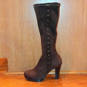 Mudd Binni brown suede knee high boots